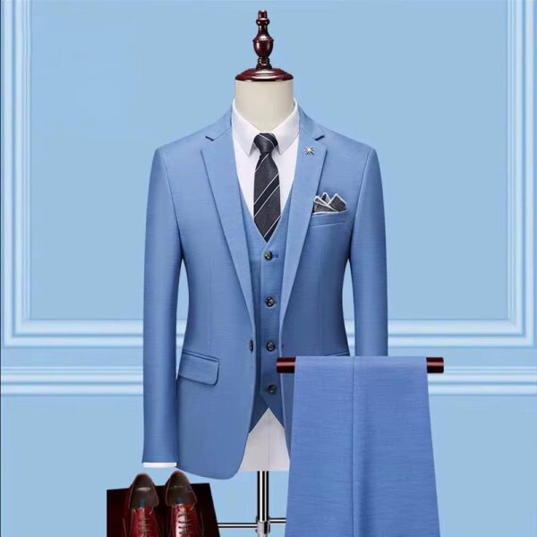 Light Blue Three-Piece Men’s Suit – Slim Fit  | Perfect For Formal Occasions
